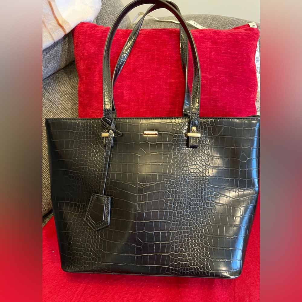 Lovevook Elegant Black Crocodile-Embossed Tote Bag